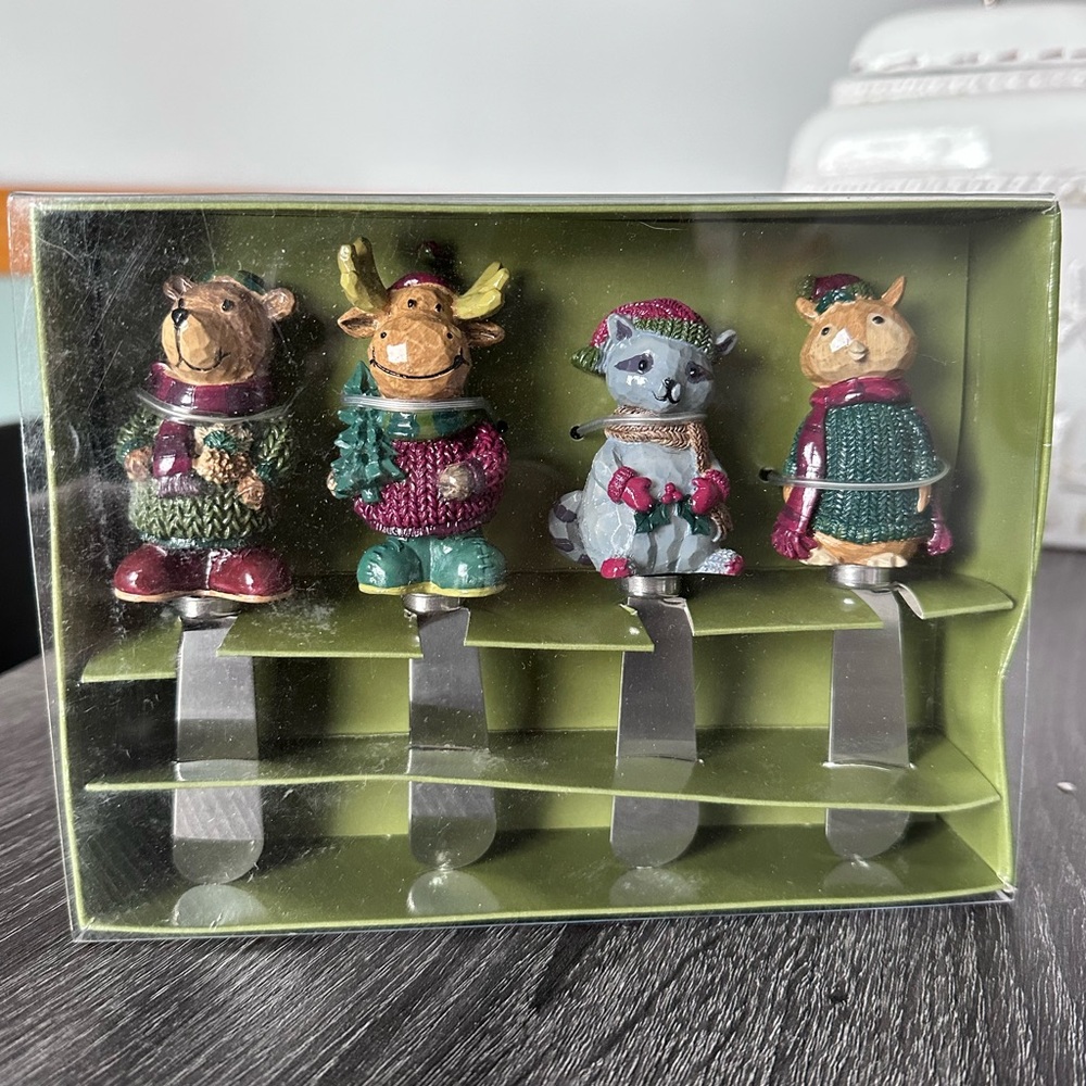 St. Nicholas Square Heartland Spreaders - Set of 4